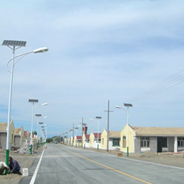 太陽能路燈何日“點亮”沈城街路？