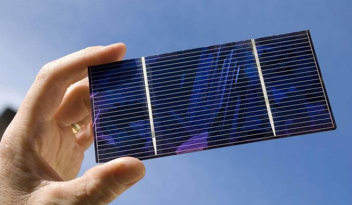 利用光伏效應制造太陽能電池變成現實